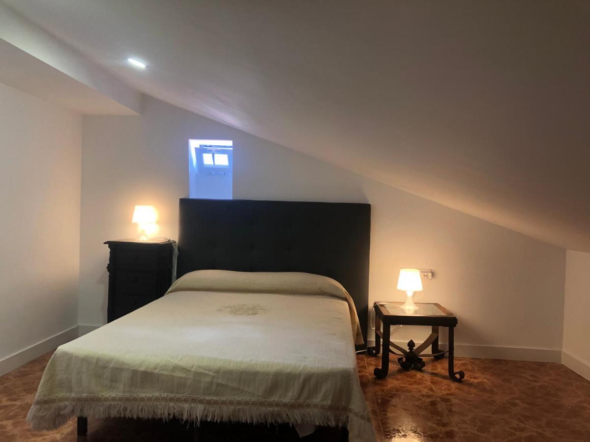 Apartamento Turistico Atico La Taberna 아레나스 데 산 페드로 외부 사진